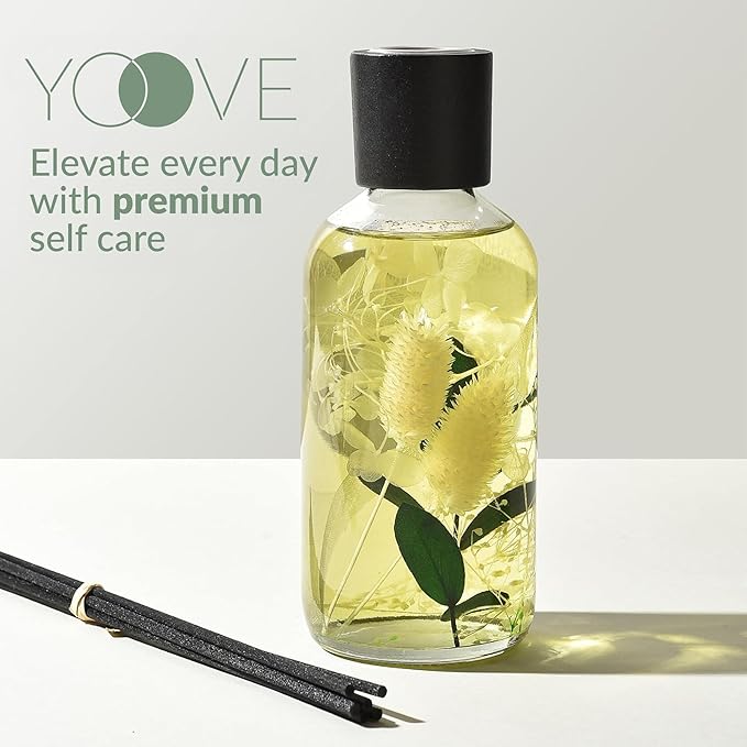 Bamboo White Tea Reed Diffuser Set - Fragrance Reed Diffusers for Home - 250ml Glass Bottle with Plant Accents, Black Reed Sticks, Dried Flowers - Aromatherapy Reed Diffuser Oil for Relaxation
