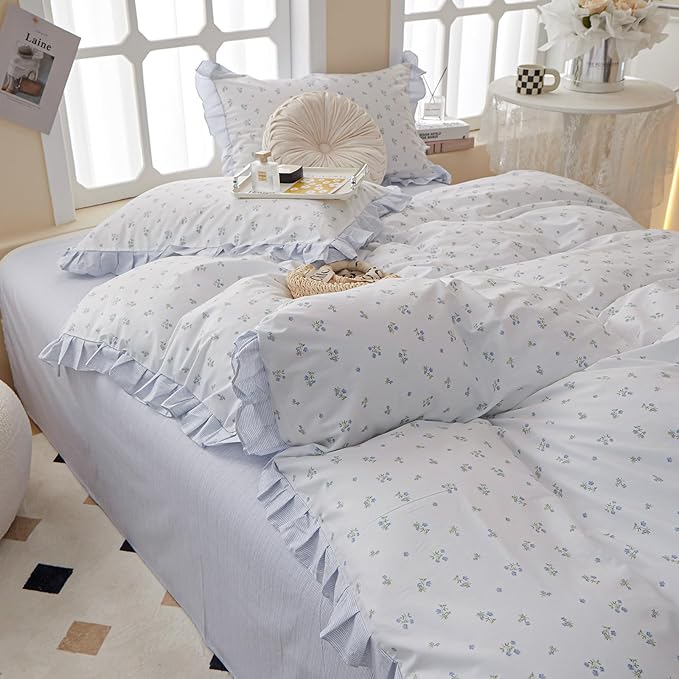 LifeTB Blue Floral Comforter Set Boho Ruffle Comforter Set Queen Vintage Garden Floral Bedding Comforter Soft Fluffy Lightweight Bedding Set Girls Cute Flowers Botanical Comforter with 2 Pillowcases