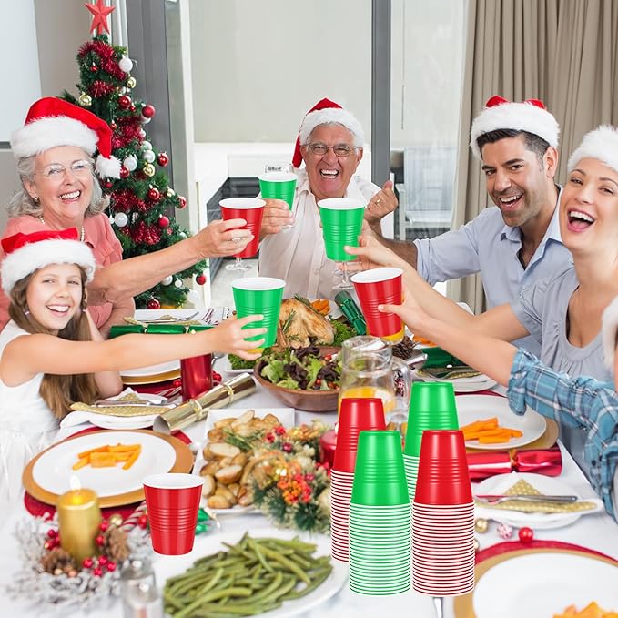 200 Pcs Red and Green Christmas Plastic Cups 12 oz, Bulk Green and Red Disposable Xmas Party Cups for Merry Christmas Holiday Wedding Birthday Theme Party Supplies Decorations