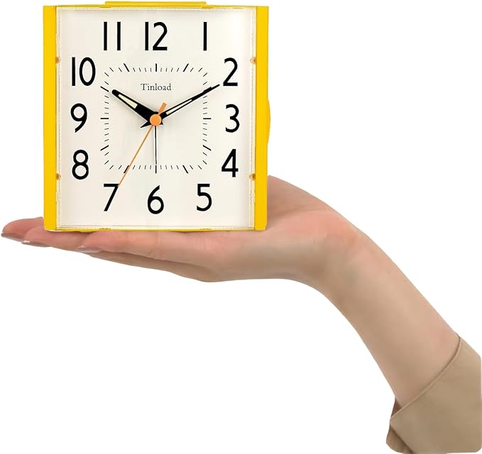 4.7" Vintage Retro Analog Alarm Clock, Super Silent Non Ticking Clock with Night Light, Snooze, Battery Operated, Simply Design, for Living Room, Bedroom, Bedside, Desk, Gift Clock