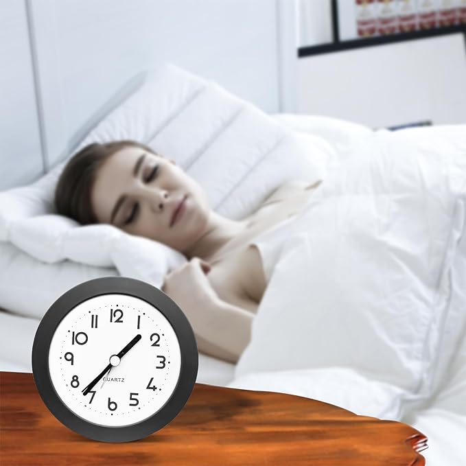 HIQU and HIST Alarm Clock with Backlight, 4 Inches Cute Analog Round Digital Quartz Clock, Non Ticking, Battery Operated,Simply Design for Living Room, Bedroom,Bedside, Desk Decorative (Black)