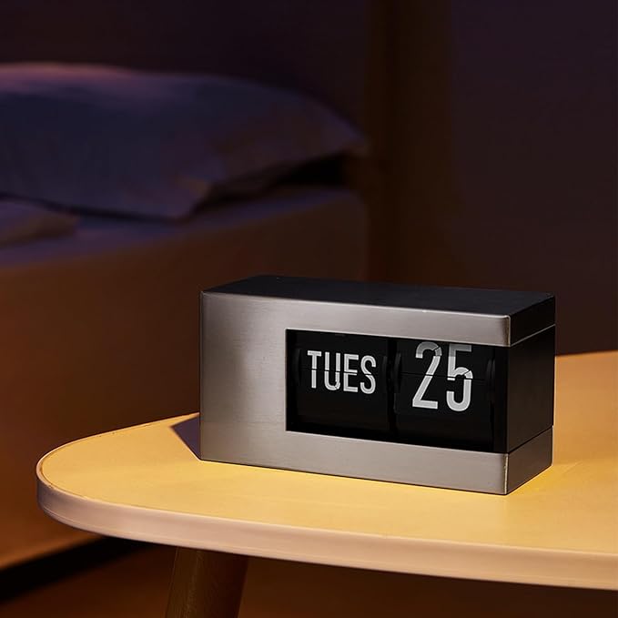 Flip Desk Clock, Intelligent Perpetual Calendar Unique Flip Design Flip Clock 2600Mah Built in Batteries Digital Flip Down Clock for Home Room Office (Silver)