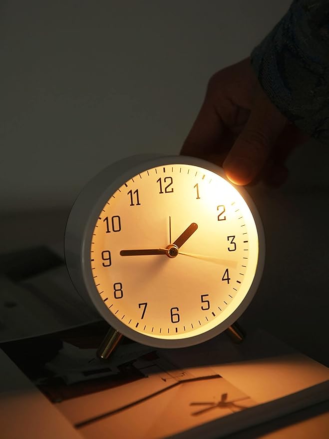 SHISEDECO Alarm Clock with Backlight, 4.5 inches Bedside Analog Non-Ticking Silent Small Deskclock with Arabic Numerals, Battery Operated Round Tableclock for Living Room, Bedroom (White)