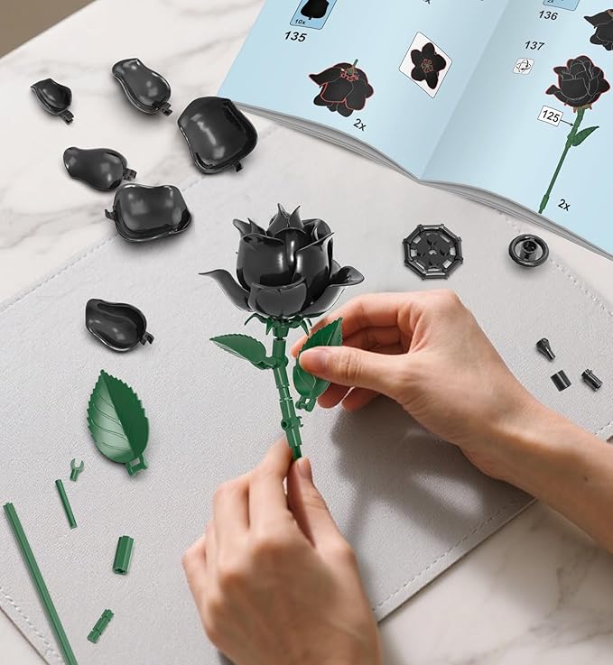 Black Roses Flower Bouquet Building Blocks Set, Botanical Collection Artificial Flowers Compatible with Lego Flowers, Christmas Decorations Gift for Adults Teens