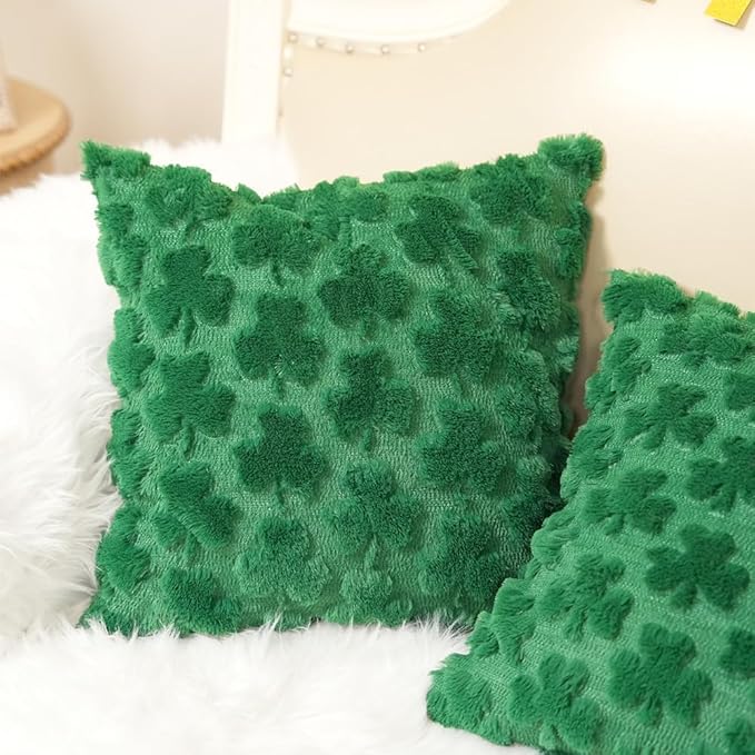 GEEORY St. Patrick's Day Soft Plush Green Shamrock Pillow Covers 18 x 18 Inch Set of 2, Lucky Clover Faux Fur Wool Farmhouse Throw Pillowcases for Home Sofa Couch Cushion Decoration GC012-18