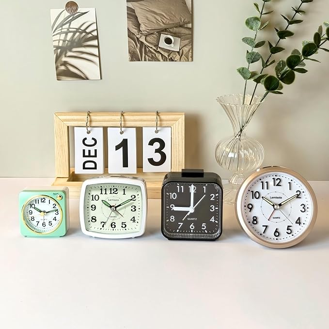 Lamisola 4 Inch Analog Battery Alarm Clock for Seniors, Small Desk Bedside Nightstand Vintage Clock, Alarm Clocks for Bedrooms Bathroom Kithchen Home Office Decor, Large Display for Elderly, Mint