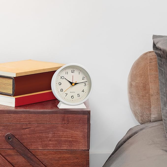SHISEDECO 4.5" Battery Operated Antique Retro Analog Alarm Clock, Small Silent Bedside Deskclock with Light Function, Non-Ticking Tableclock Decor for Living Room, Bedroom, Bedside, Shelf (White)