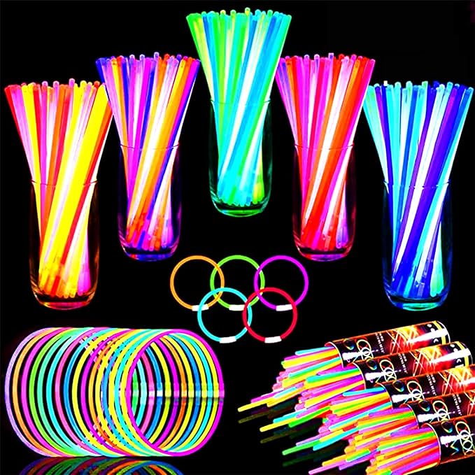 TURNMEON 100 Pack Ultra Bright New Year Eve Party Supplies Glow Sticks Bulk Party Pack Glow In The Dark Party Supplies Favors Glow Sticks Necklaces Bracelets with Connector 8" Glow stick Light Up