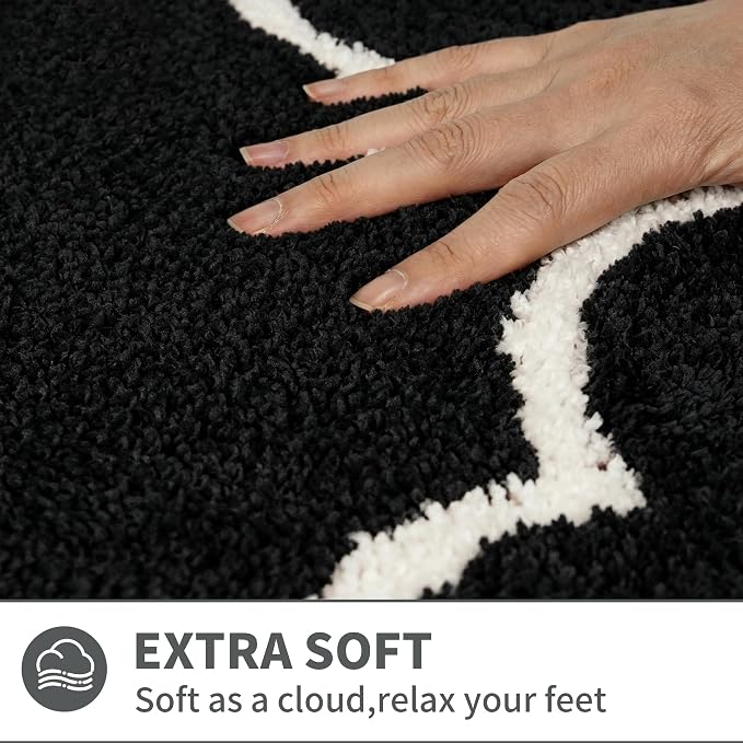 Scalloped Black Bathroom Rugs Mat,Shaggy Soft Non Slip Absorbent Quick Dry Bath Mats for Shower Room,Plush Microfiber Bath Rug for Bathroom Floor Carpet for Shower Tub Sink Bedroom,17"x47"