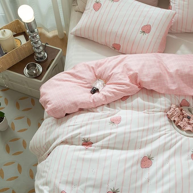 LifeTB Cute Strawberry Duvet Cover Full Size 3 Pieces Fruit Bedding Set Reversible Pink Plaid 100% Cotton Quilt Cover with Zipper Closure Kids Kawaii Pink Strawberry Comforter Cover for Girls Women