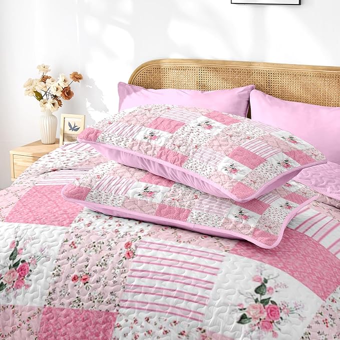 Quilt Set Twin Size, Pink Patchwork Flowers 2 Pcs Soft Bed Cover Bedding Set, Garden Floral Lightweight Bedspread Coverlet with Pillow Sham for All Season