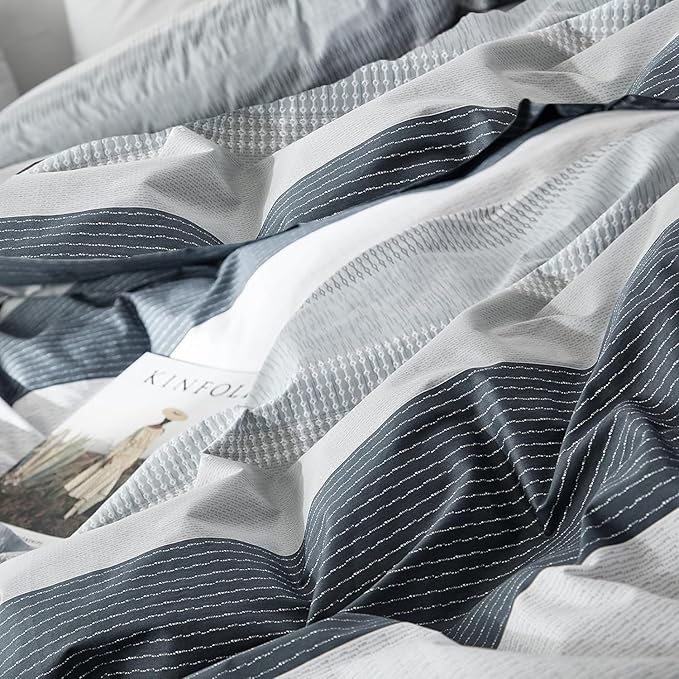 LifeTB Striped Comforter Set Twin XL Size, Modern Style Blue Grey Stripes Pattern Printed Bedding Set, 3 Pieces Lightweight Bedding Comforter Set, Stripe Soft Fluffy Bed Comforter with 2 Pillowcases