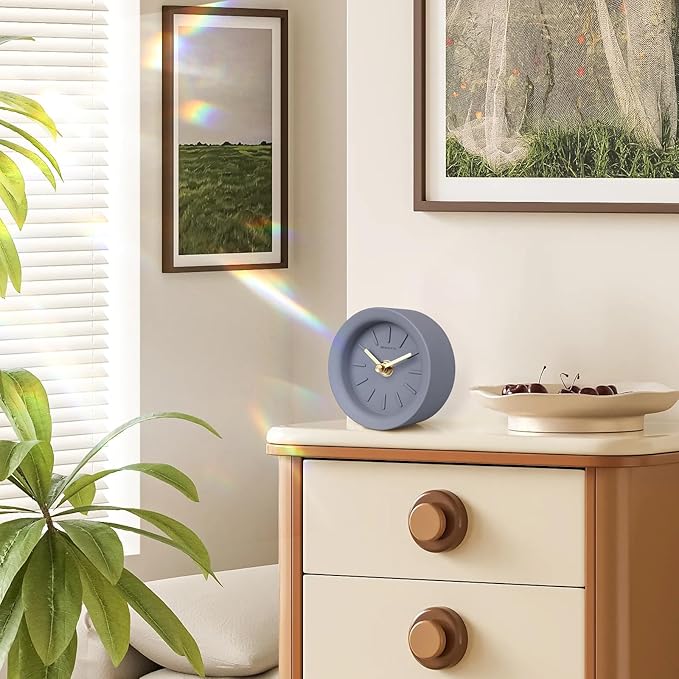 SCOAGE Retro Small Desk Analog Clock Battery Powered Vintage Table Grey Cement Bedside Shelf Mid Century Unique Cute Mini Mantel Clock Battery Operated for Office Travel Bedrooms Desktop Living Room