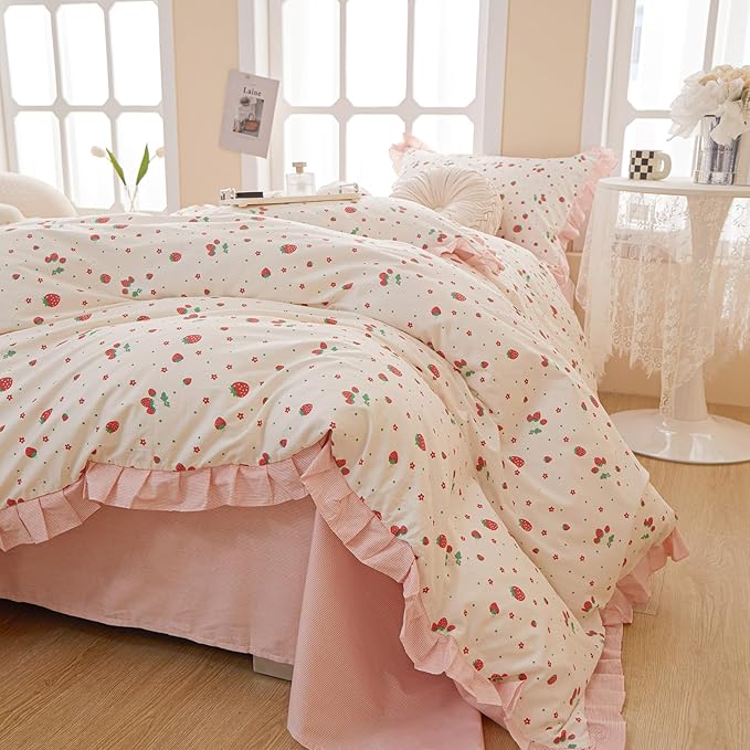 Kawaii Strawberry Comforter Set Twin XL Cute Ruffle Comforter with 2 Pillowcases White Fluffy Microfiber Kids Girls Bedding Comforter Strawberry Printed Ruffled Comforter Set Twin XL for All Seasons