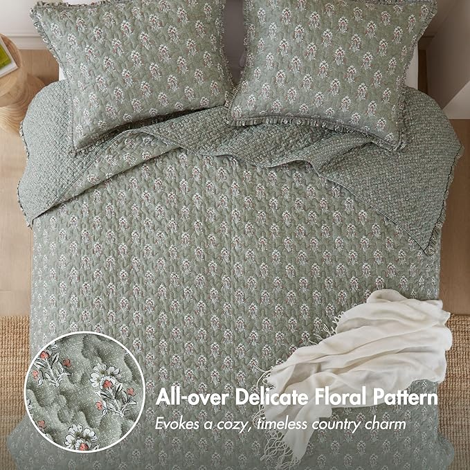 Madison Park Vintage Floral Quilt Set King Size, Reversible Bedding & Lightweight Bedspread Set, Traditional Block Print Coverlets with Ruffled Edge, 3-Piece with 2 Shams, Sage Green
