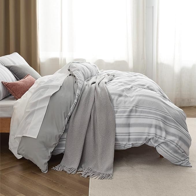 Bedsure Duvet Cover Queen Size - Striped Reversible Duvet Cover Set with Zipper Closure, 3 Pieces Grey Bedding Set with 8 Corner Ties and 2 Pillow Shams 20"x26"