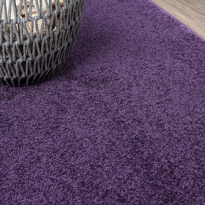 JONATHAN Y Haze Solid Low-Pile Purple 4' Round Indoor Area Rug, Coastal,Bohemian,Minimalist,Classic, Easy-Cleaning for Living Room,Bedroom,Kitchen,Pet Friendly,Non-Shedding (SEU100N-4R)